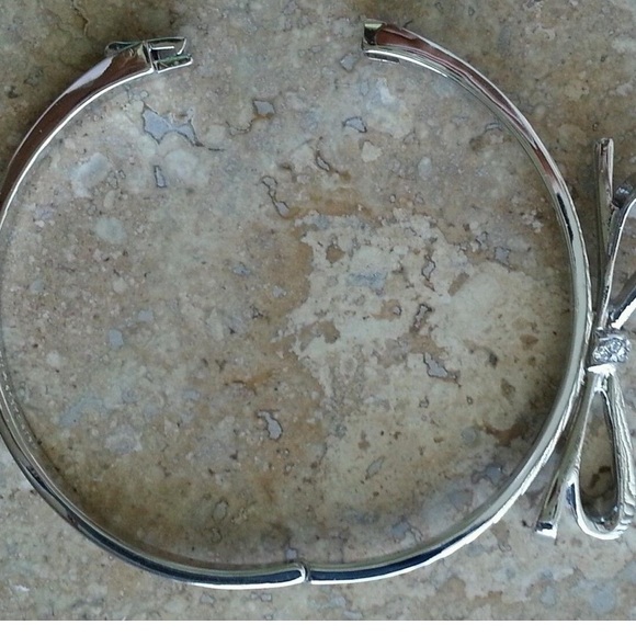 BRAND NEW* Kate Spade “Love Notes” Silver-tone Bow Bangle - Picture 7 of 7